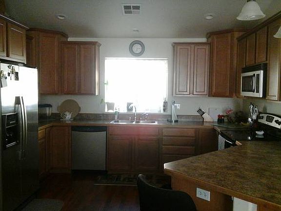 3rd image of 683 NE Cummins St