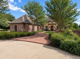 551 Twin Cedars Dr, Madison, MS 39110