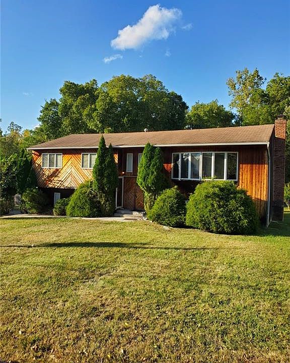1st image of 8 Pearl Dr