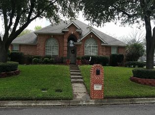 812 Hunters Glen Trl, Fort Worth, TX 76120