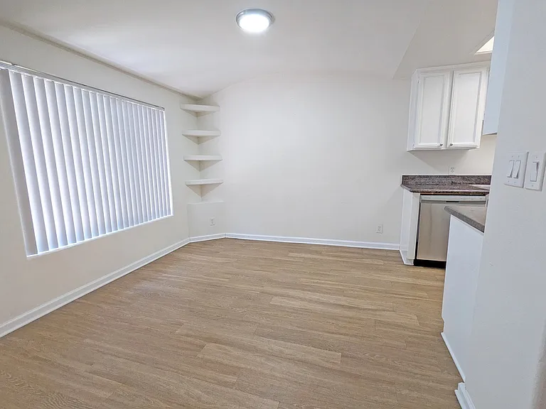 912 N Croft Ave #103 — Photo 9