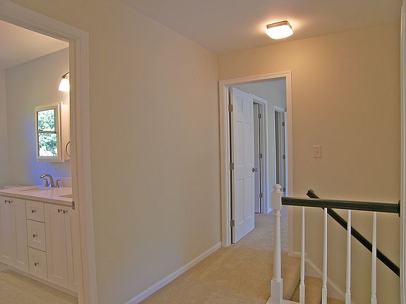 4th image of 7586 Windy Knoll Dr