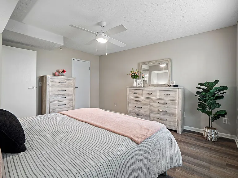 Cherry Tree Village Apartments — Photo 273