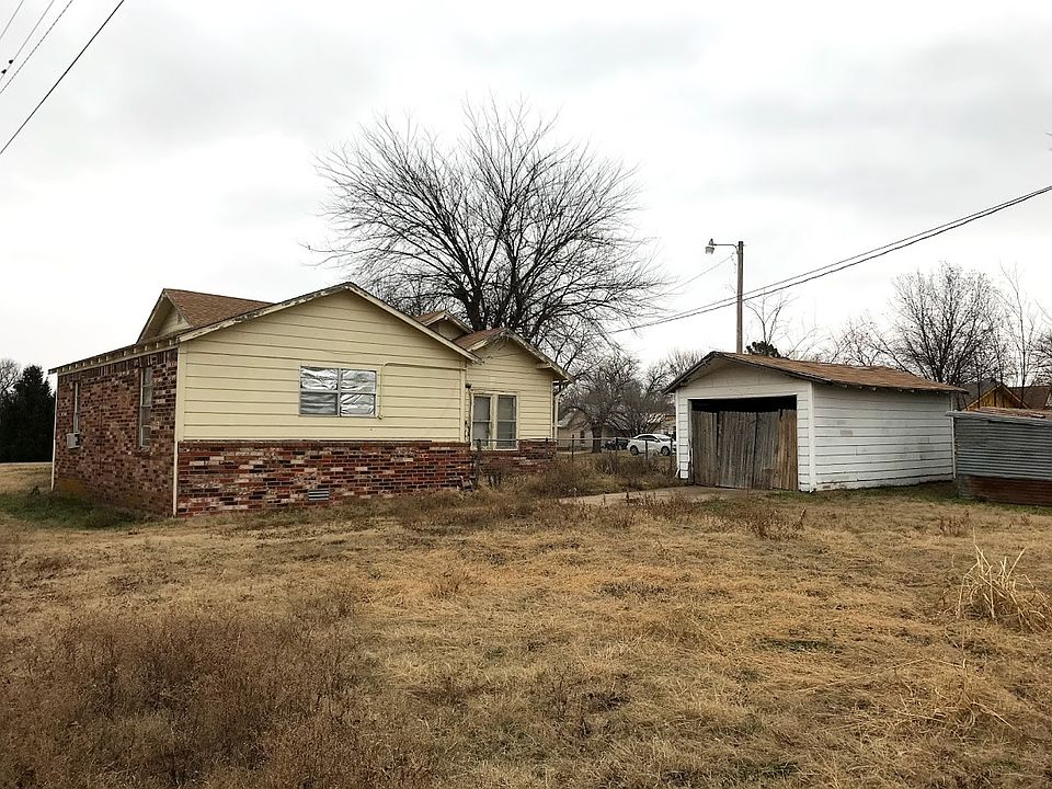 2nd image of 802 S 2nd St