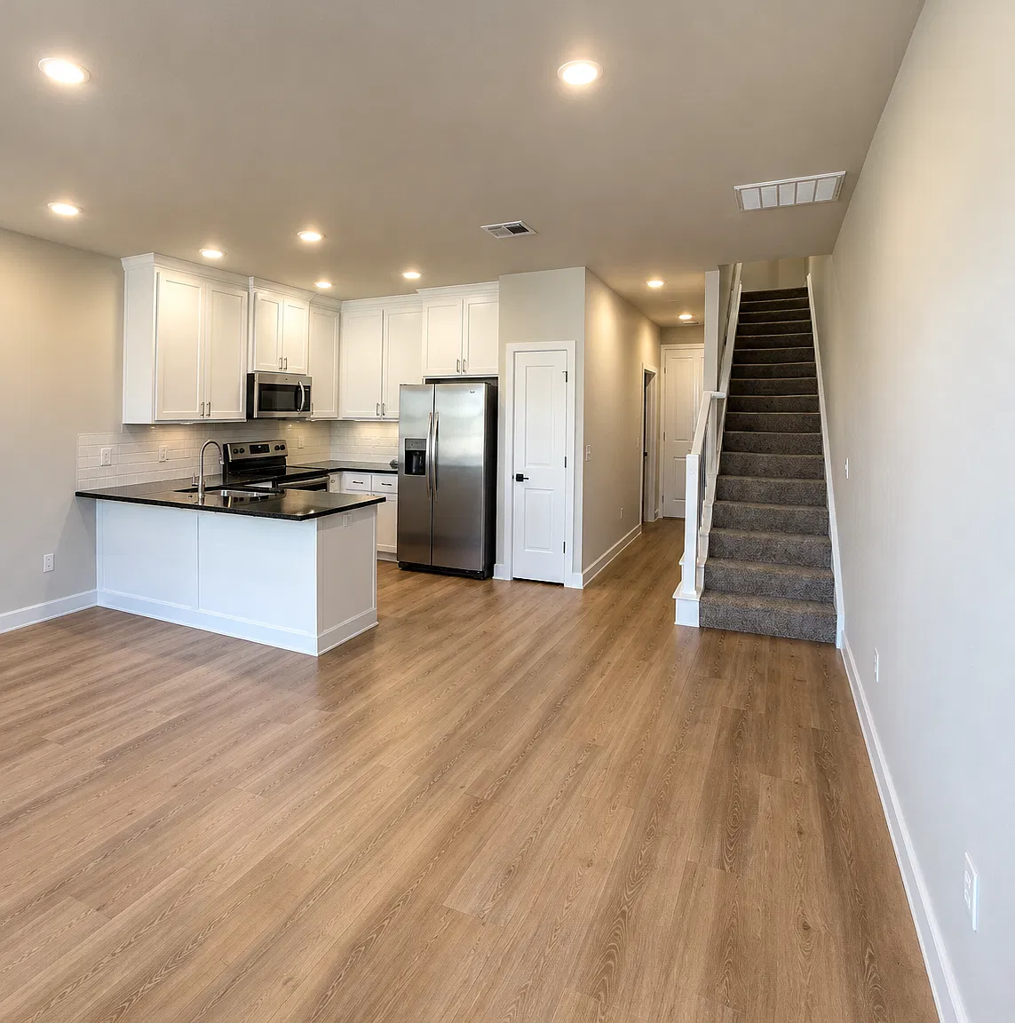 3 bed, 2.5 bath, 1414 sqft, $1,895 — Photo 3