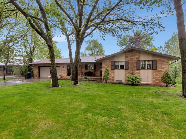 2916 Golf View Ct, Saint Cloud, MN 56301