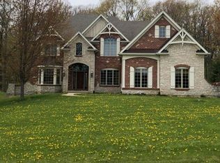 9N760 Old Mill Ct, Elgin, IL 60124