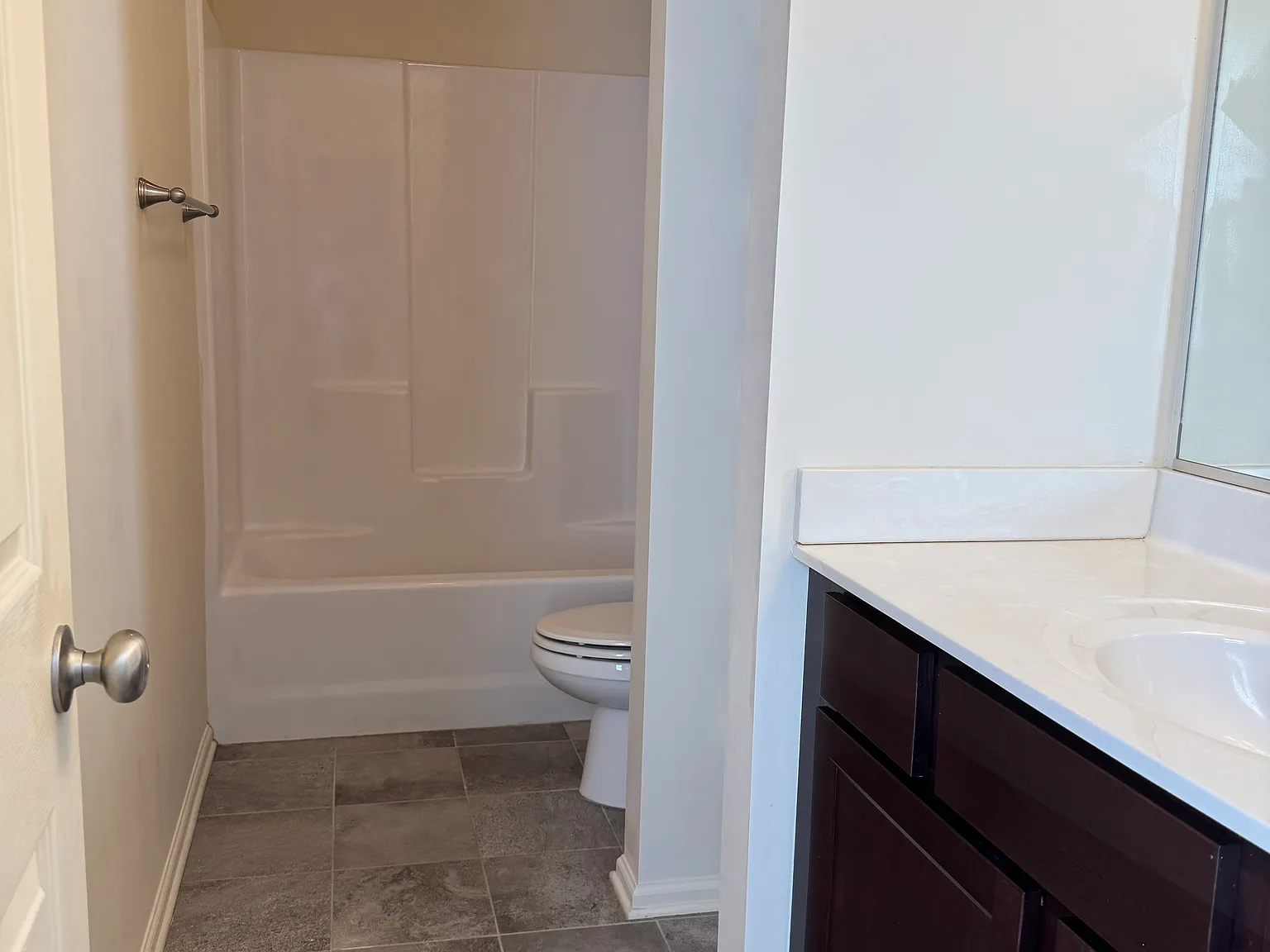 3 bed, 1250 sqft, $1,400 — Photo 3