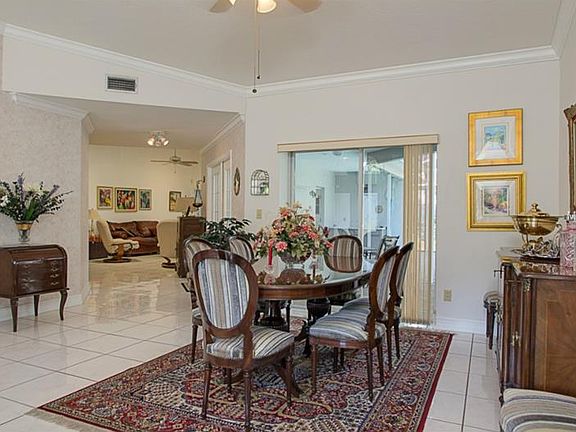5th image of 3056 Crest Dr