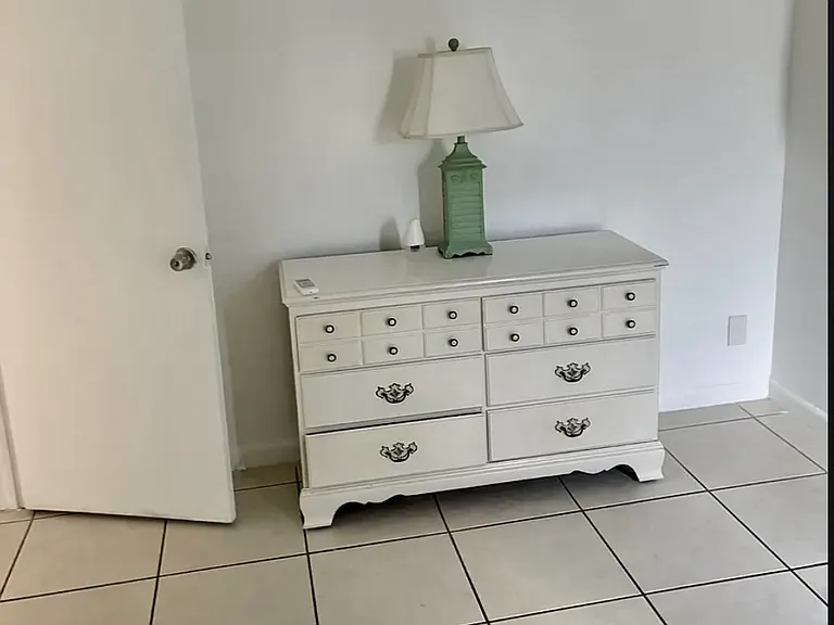 702 N L St #1 — Photo 8