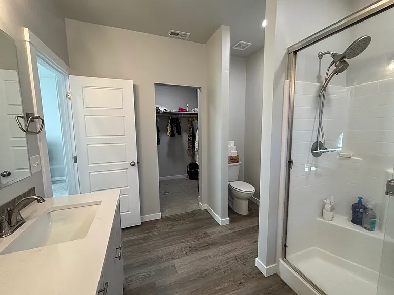 4858 N Elmstone Ave — Photo 34