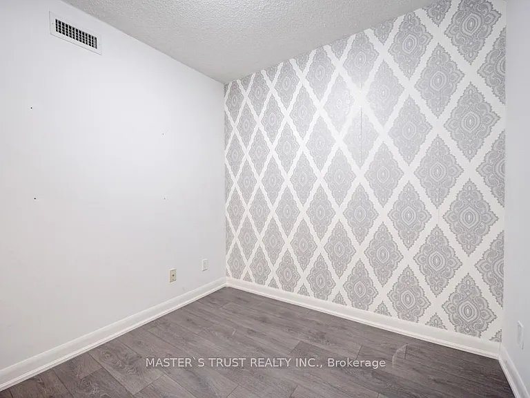 5162 Yonge St #815 — Photo 11