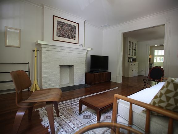5th image of 121 Emerson Ave