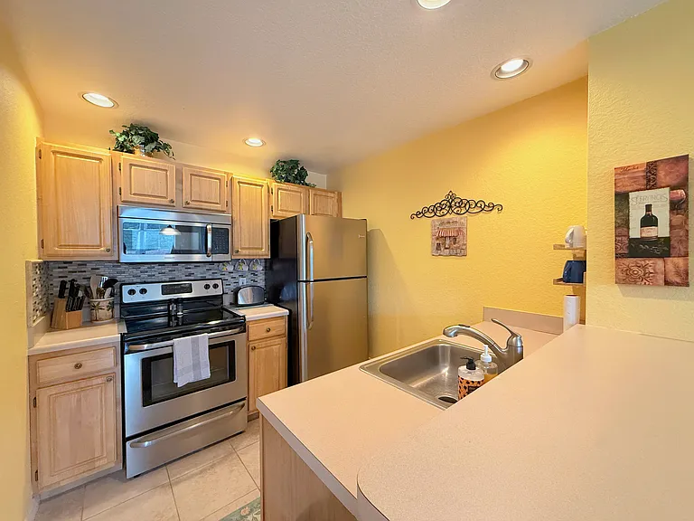 4007 Venetian Bay Dr #104 — Photo 4
