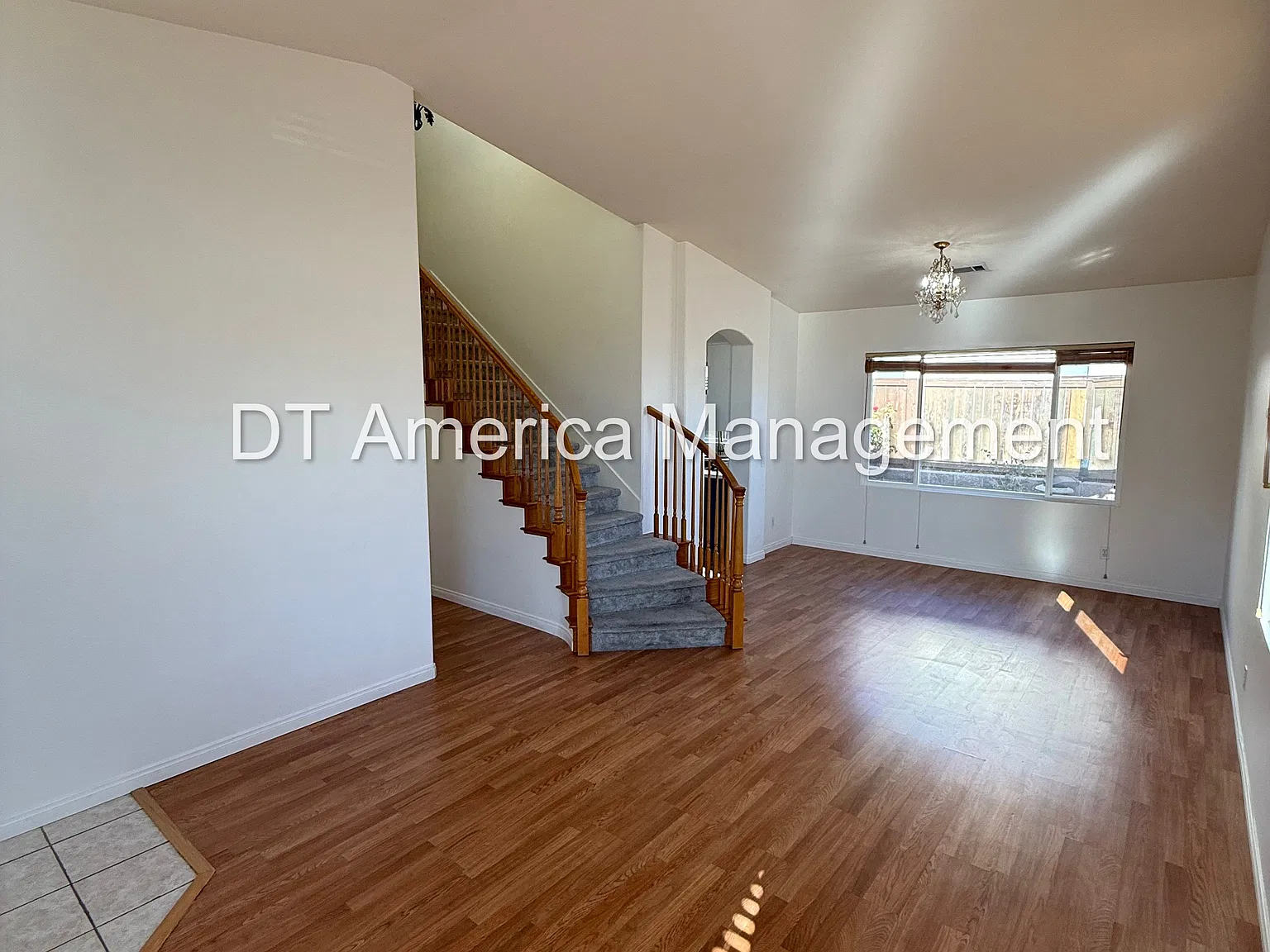 4 bed, 1976 sqft, $4,400 — Photo 4
