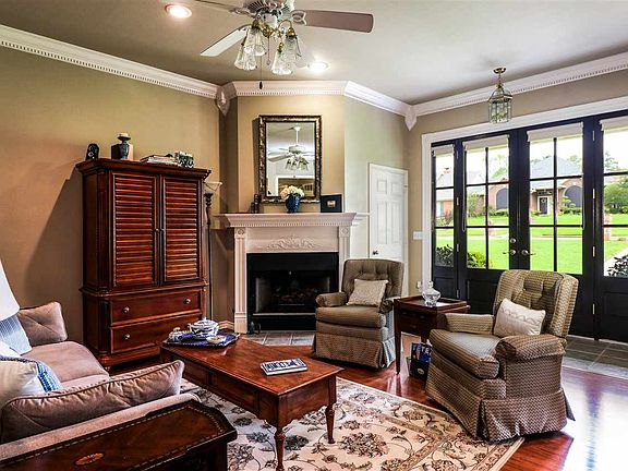 4th image of 1400 New Forest Dr