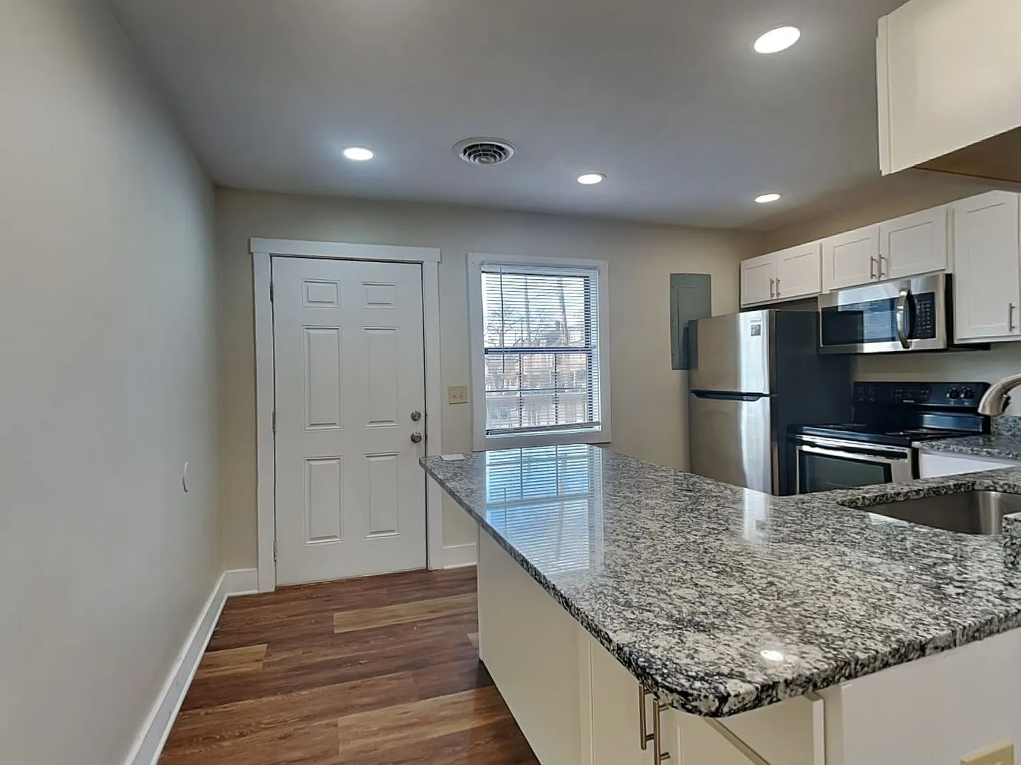 3 bed, 2.5 bath, $1,656 — Photo 3