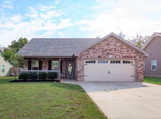241 Azalea Dr, Oak Grove, KY 42262