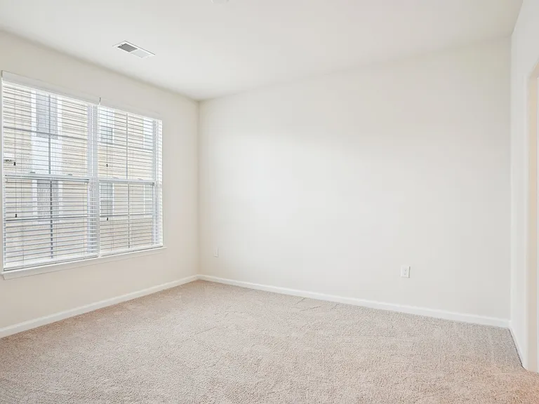 Belmont at Tryon Apartments — Photo 42