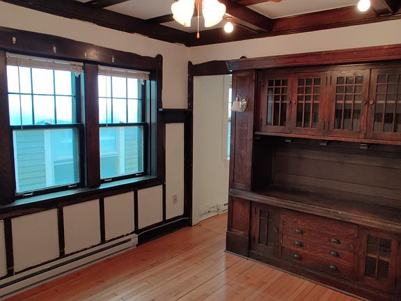2nd image of 604 Holly Ave #0