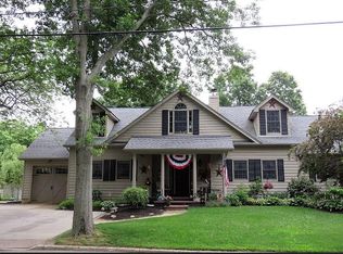 83 Hedgerow Ln, Commack, NY 11725