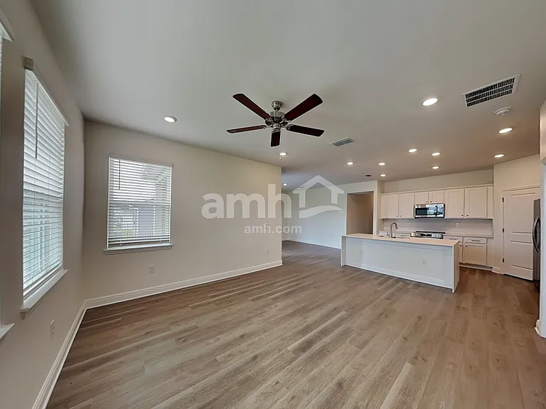 3724 Center Cove Ln — Photo 11