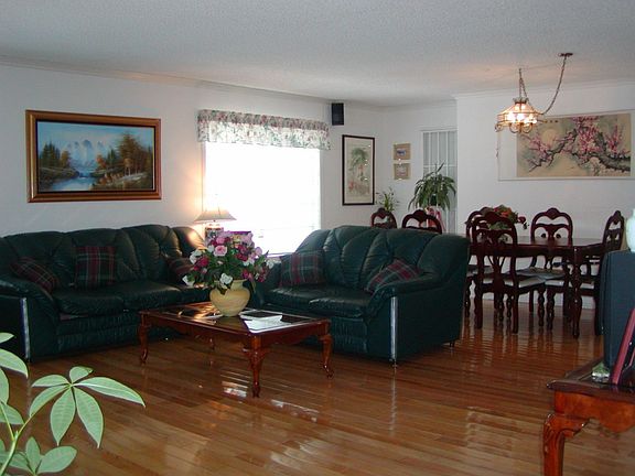 Living room / Dining area