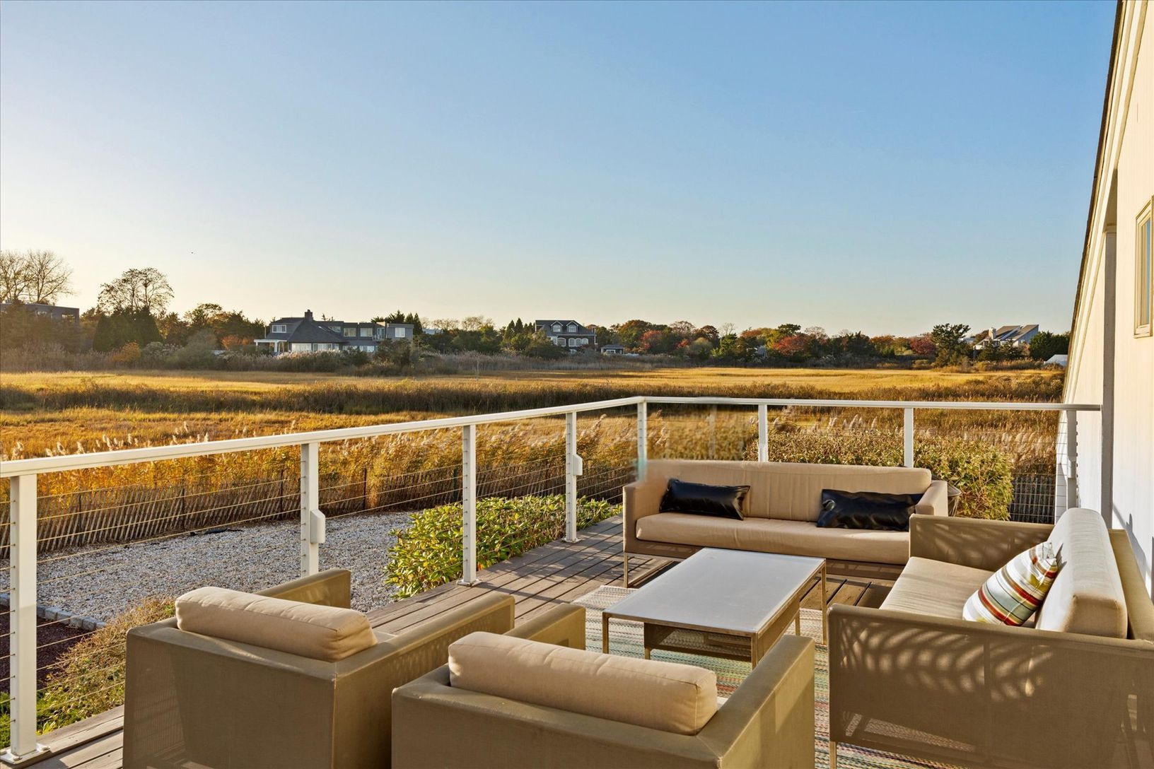  Inviting outdoor living room