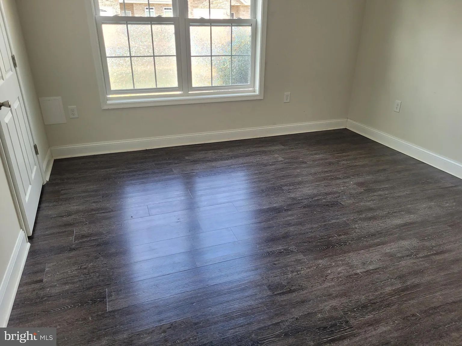 3 bed, 2300 sqft, $2,250 — Photo 3