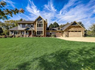 W356N6155 Anchor Ct, Oconomowoc, WI