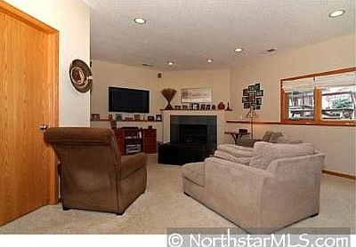 5th image of 9410 Bataan St NE