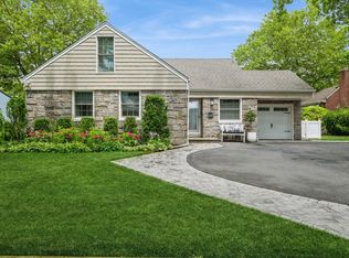 639 Lakeview Ave, Rockville Centre, NY 11570