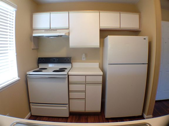 3rd image of 322 D3 Brownlea Dr