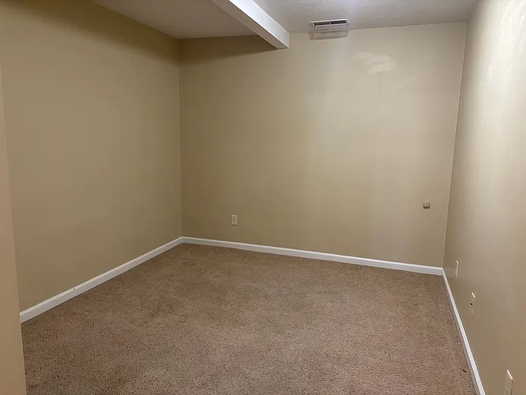 410 W Washington St — Photo 10