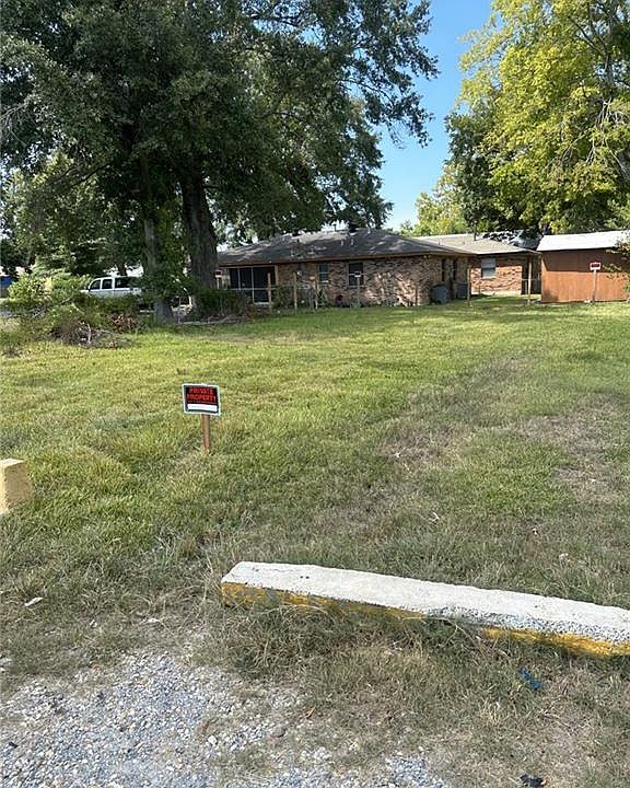 2nd image of 2513 Winnebago St