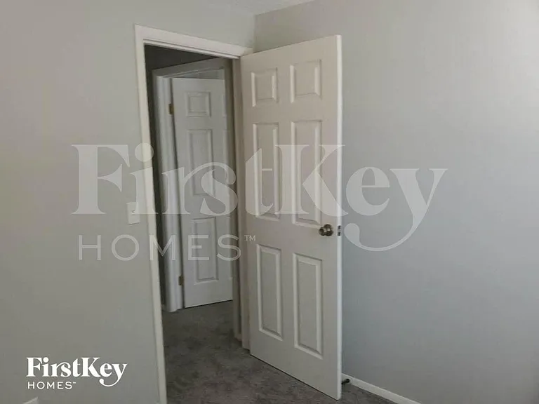 4207 Edinburgh Dr — Photo 14