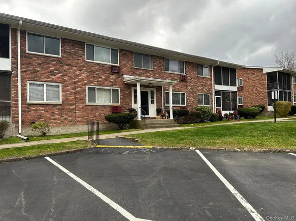 810 Blooming Grove Turnpike #33, New Windsor, NY 12553