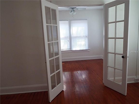5th image of 325 Ohio Pl APT 5