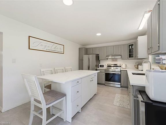 3rd image of 10 King William St