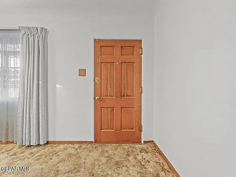 2 bed, 1.0 bath, 900 sqft, $1,175 — Photo 2
