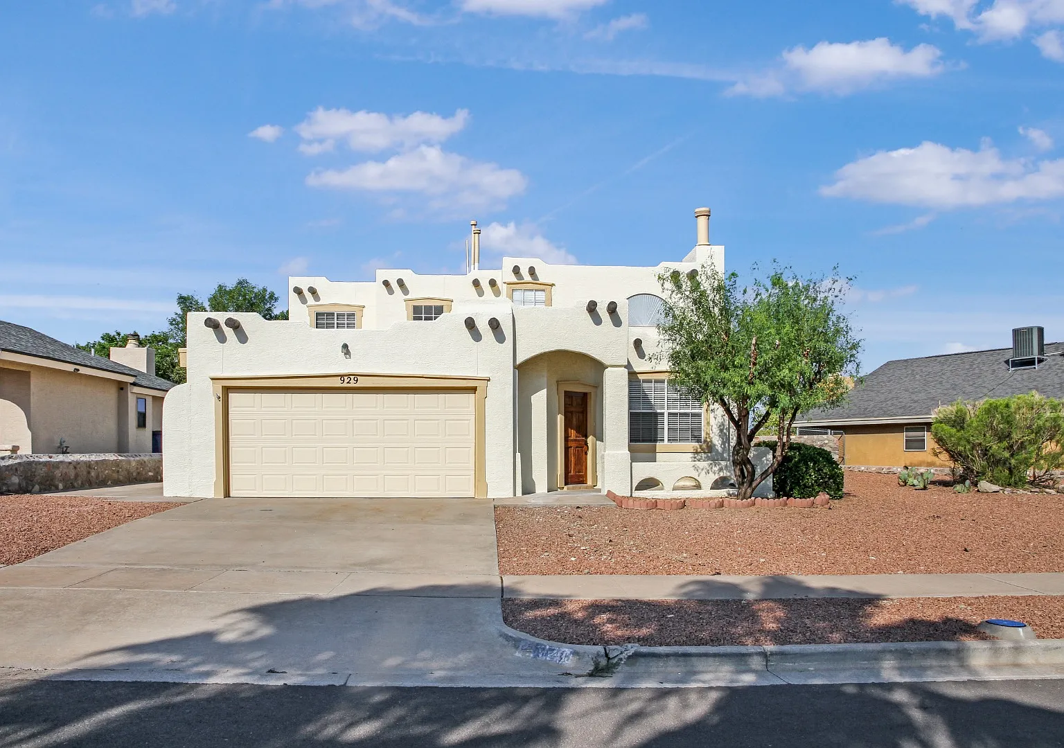 929 Totonaca Ln — Photo 1