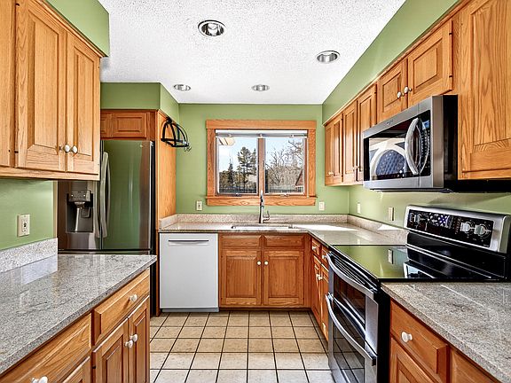 4th image of 26 Harbor Drive #26