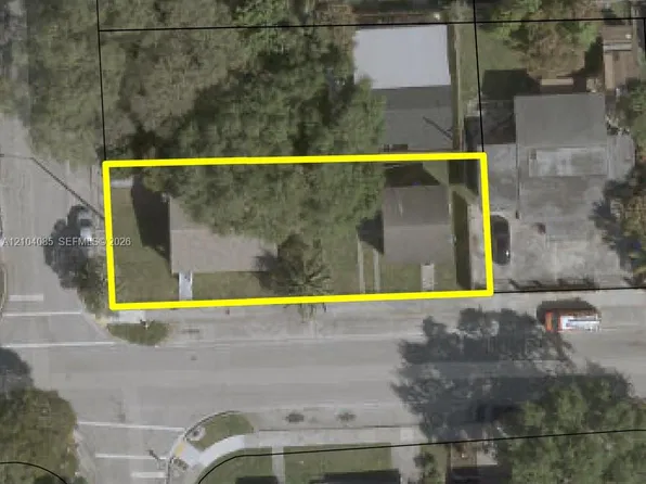 261 NW 67th St, Miami, FL 33150