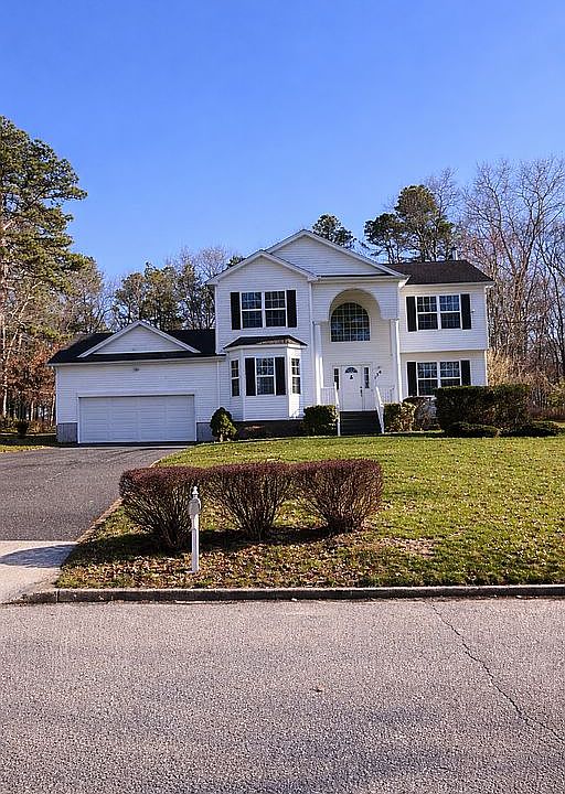 1st image of 136 Elizabeth Way