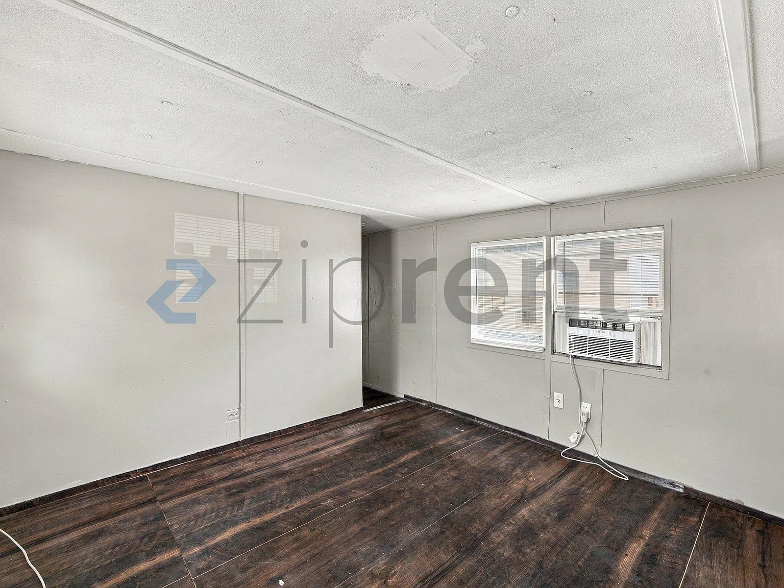 2 bed, 700 sqft, $1,100 — Photo 3