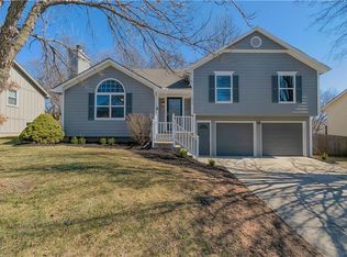 1533 NE Tawny Dr, Lees Summit, MO 64086