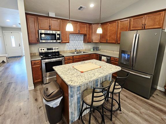 5th image of 3438 5th St Unit C
