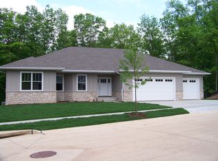 3121 Rimrock Ct NE, Cedar Rapids, IA 52402