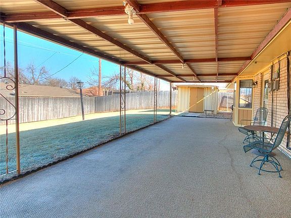 2nd image of 209 Del Mar Dr