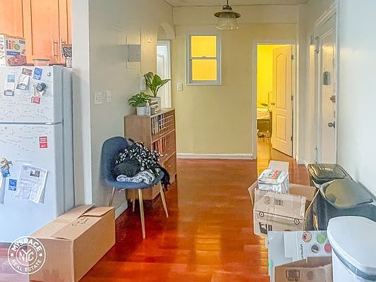 4th image of 20 Crooke Ave #3L